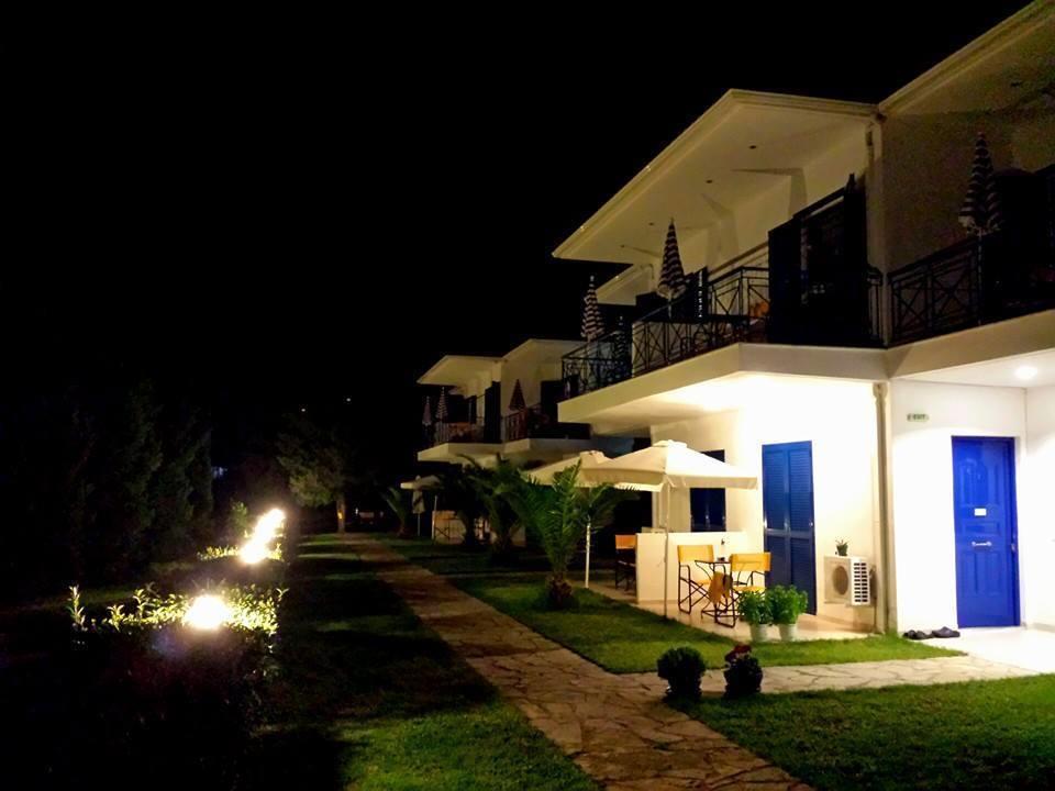 Nymphs Rooms & Apartments 尼基亚娜 外观 照片